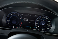 テスト車に装備されていたデジタルメータークラスター。オプションの「テクノロジーパッケージ」に含まれている。