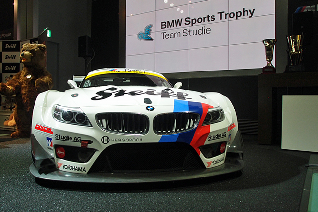 発表会場となったBMW Group Studioに置かれた、2014年の参戦マシン。