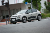 今回の試乗車は日本での発売を記念して設定された「シャイン デビューエディション」。200台の台数限定で、価格は「シャイン」よりも13万円安い226万円。