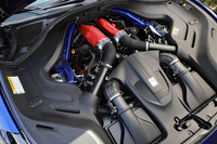 フロントミドに積まれる3.9リッターV8ツインターボエンジンは最高出力620PS、最大トルク760N・mを発生。最高出力値は従来の「ポルトフィーノ」を20PS上回っている。