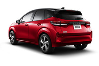 「ノート オーラ」の全幅は1735mmで3ナンバーサイズとなるが、5ナンバー車の「ノート」よりもおしゃれな内外装と安定感の高い走りがカーマニアの琴線に触れそう……ということで選出した。前輪用モーターが最高出力136PS、最大トルク300N・mを、後輪用モーター(4WD車)が最高出力68PS、最大トルク100N・mを発生する電動パワートレイン「e-POWER」を搭載。