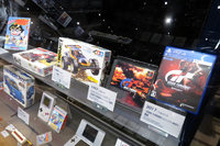 文化的な価値の高いもののから、「遊んだ遊んだ!」と懐かしくなるものまで、さまざまな玩具が展示されていた。