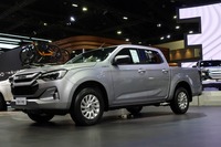 こちらはいすゞのピックアップトラック「D-MAX」。ピックアップトラックの大市場であるタイにおいて、2022年は約18万台を販売、シェア45%を獲得している売れっ子だ。2023年10月には大幅改良を受けた最新型が発売された。