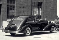 「セヴィル」のリアスタイルの源流といえる1933年の「キャデラック・エアロダイナミック」。