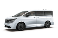 車体色が「プリズムホワイト」のモデル。