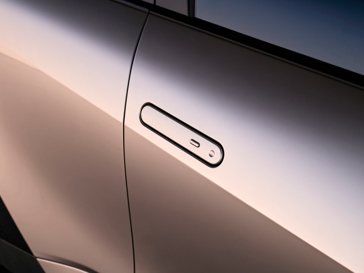 新型トヨタC-HR(ドアハンドル)