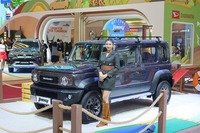 「ジムニー5ドア」は、東南アジアのほか中南米、アフリカなどの地域で販売されている。日本では2024年8月中旬現在、並行輸入車の入手は可能となっている。