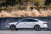 新型「アコード」のボディーサイズは全長×全幅×全高=4975×1860×1450mm、ホイールベースは2830mm。ホイールベースと全高の数値は従来型と同じだが、全長が75mm延ばされている。