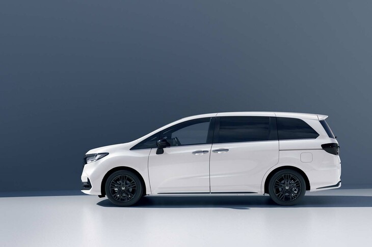 カタログ落ちしたホンダのミニバン「オデッセイ」は、2023年冬に復活することが確定している。ただし、「現・中国生産モデルの国内輸入」というかたちゆえに、新型「アルファード/ヴェルファイア」に対抗するほどの商品力を期待するのは難しい。