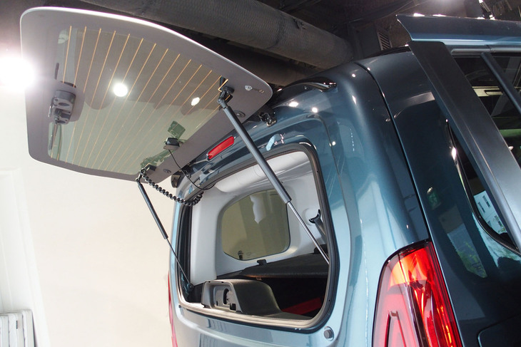 シトロエン・ベルランゴMAX BlueHDi(リアハッチ)