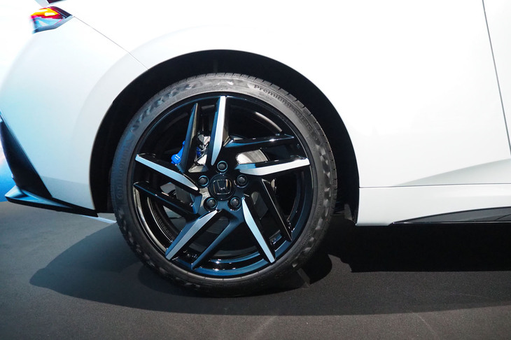 ホンダ・プレリュード(純正アクセサリー装着車のリアホイール)