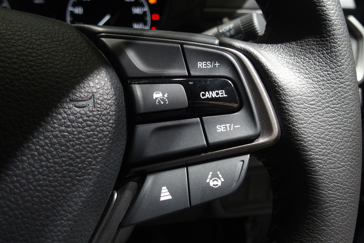 ホンダWR-V(ステアリング右スイッチ)