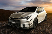 ラリードライバーの勝田貴元選手がプロデュースした空力パーツを装着した「トヨタGRカローラ」。