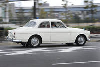 衝突安全性を考慮して、ボディーの前後方向に丈夫なフレームがわたされていたという「122Sアマゾン」。その丈夫なつくりは、走りにも特徴を与えていた。