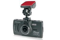 フロントカメラ側の「DVR3100」。2018年モデルから取り付けステーが新しくなり、よりしっかりと固定できるようになった。