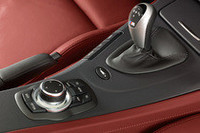 iDriveの操作性向上が図られた。写真はM3クーペ。