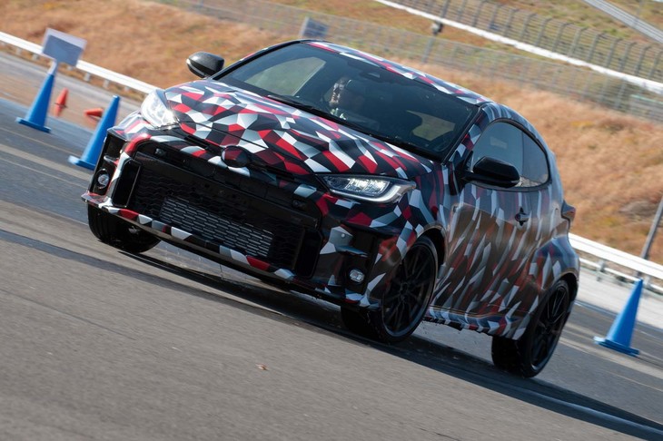 「トヨタGRヤリス」のプロトタイプに富士スピードウェイの特設コースで試乗。筆者に与えられた時間はわずか10分!