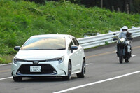 試乗では、まずはオーバルコースで追従走行を体験。この状態では、まだ既存のACCと変わらないが……。