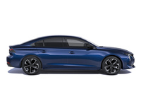 「508 GTハイブリッド」のボディーサイズは全長×全幅×全高=4770×1860×1420mm、ホイールベースは2800mm。