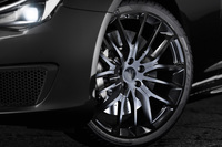 いずれのモデルでも、アルミホイールは複数のアイテムから選択可能となっている。