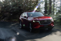 マツダの新世代FRシャシーモデル第1弾の「CX-60」。試乗車も展示車もない状態ながらひそかに商談が始まっている。