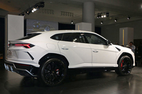 SUVでありながら、クーペライクなシルエットが表現されている。