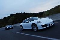 新しいターボエンジンを搭載した「911カレラ」と「911カレラS」が行く。テスターが結論として評価するのは、どちらのモデルか?(photo:北畠主税)