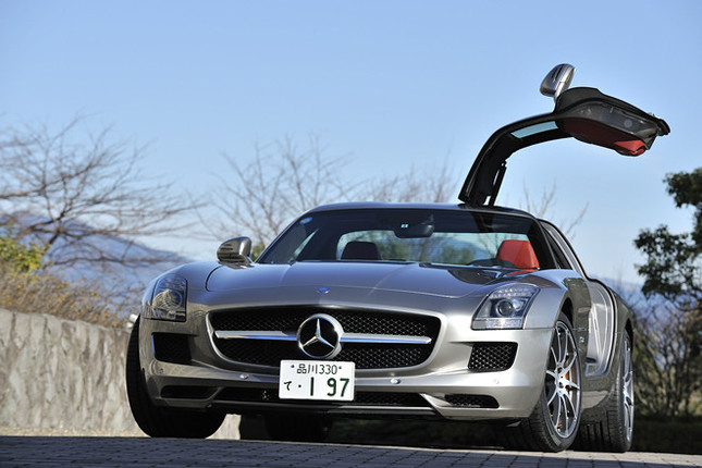 【スペック】全長×全幅×全高=4640×1940×1265mm/ホイールベース=2680mm/車重=1690kg/駆動方式=FR/6.2リッターV8気筒DOHC32バルブ(571ps/6800rpm、66.3kgm/4750rpm)/価格=2430万円(テスト車=2996万円)