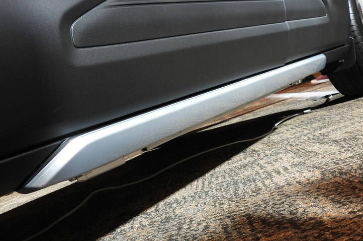 スズキeビターラZ 用品装着車(サイドシルスプラッシュガード)