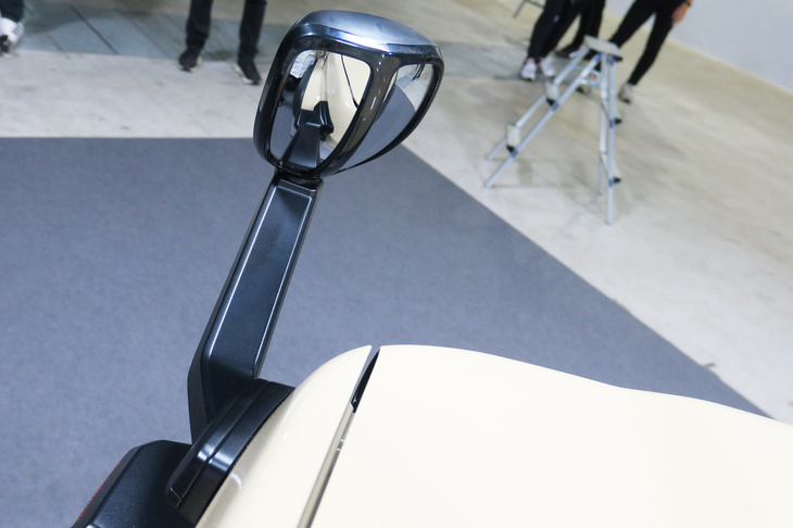 トヨタ・ランドクルーザー“70”(サイドアンダーミラー)