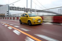 絶対的な動力性能は軽自動車と大差ない「500ハイブリッド」だが、小排気量の自然吸気エンジンをマニュアルトランスミッションで操る楽しさは、何物にも代えがたい。