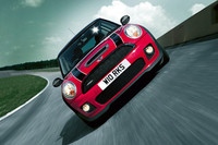 MINIをもっとパワフルに! 「John Cooper Worksチューニングキット」発売