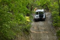 高い耐久性や堅牢(けんろう)さに加え、いまやプリミティブであること自体がひとつの魅力となっている「ランドクルーザー“70”」。プロはもちろん、クロカンを愛好する趣味人のなかにも、「このクルマでなければだめだ」という人は多いことだろう。