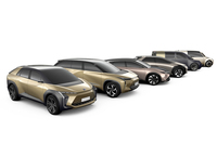 トヨタは現在、ゼロエミッション車の商品開発や事業企画を担う専門組織「トヨタZEVファクトリー」において、他の自動車メーカーを含むさまざまな企業や団体の協力を得て、EVの開発を進めている。この事業には「EV C.A. Spirit」で得た知見も生かされているというが、なぜか協力企業のなかに、マツダの名はない。