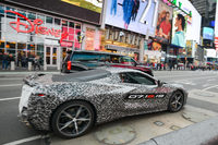 キャブフォワードなスタイリングからも分かるとおり、新型「コルベット」はミドシップレイアウトを採用している。