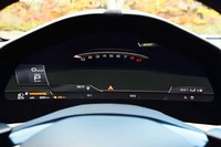 写真のように、メーターパネルをシンプルな表示パターンにすることも可能。