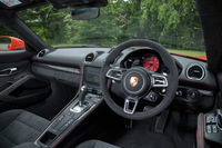 「718ボクスター/ケイマンGTS」ではMT仕様の選択も可能だが、今回の試乗車は7段PDK仕様だった。
