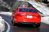 アウディA5 3.2FSIクワトロ(4WD/6AT)【試乗記】の画像