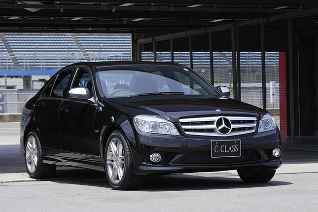【スペック】C300アバンギャルドS:全長×全幅×全高=4630×1770×1430mm/ホイールベース=2760mm/車重=1590kg/駆動方式=FR/3リッターV6DOHC24バルブ(231ps/6000rpm、30.6kgm/2500-5000rpm)価格=664万円(テスト車=688万2000円/ガラススライディングルーフ=16万8000円/メタリックペイント=7万4000円)