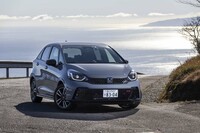 2022年10月のマイナーチェンジを機に追加設定された「RS」。試乗車はハイブリッドの「e:HEV」モデルで、車両本体価格は234万6300円。