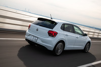 「ポロGTI」には専用のスポーツサスペンションが標準装備。ノーマル車と比べて車高が10mm低められている。