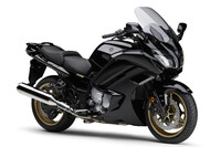 クラッチ操作不要でギアチェンジが可能なYCC-S(ヤマハ電子制御シフト)を搭載した、ヤマハのスポーツツアラー「FJR1300AS」。写真は2022年に発売された最終モデル「20th Anniversary Edition」。