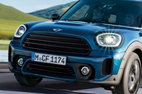 特別なブルーをまとう「MINIクロスオーバー」の限定車「ボードウォークエディション」発売