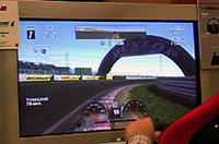 【Movie】「グランツーリスモ4」発表会で体験試乗!の画像