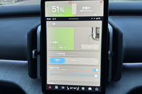 宮城県名取市のビジネスホテルで。ここには出力6kWの普通充電器が備わっており、宿泊中に「EX30」の電力量も回復させた。