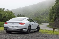 今回は260kmほどの距離を試乗。燃費は満タン法で6.3km/リッター、車載の燃費計で6.4km/リッターを記録した。