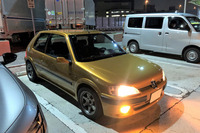 「プジョー106」は、もはやネオクラシックカー。カーマニアとしてベストコンディションの個体に乗ってみたいとの思いから、首都高・辰巳PAでMAMAの東條氏と落ち合うことにした。