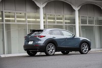 「マツダ3」に続く、マツダの新世代商品群第2弾として登場した「CX-30」。月販目標は2500台と、マツダ3(同2000台)よりも強気な設定だ。