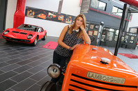 フェルッチョの孫、ジネヴラ・ランボルギーニさんと「カリオカ」。2014年に撮影。