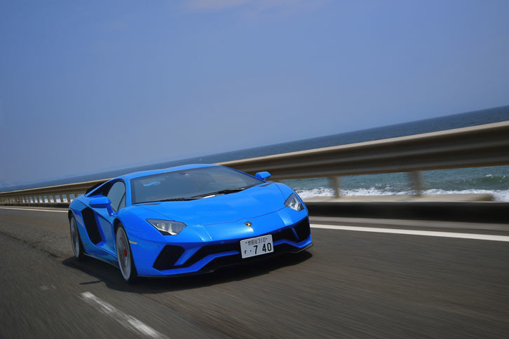 ランボルギーニ・アヴェンタドールSクーペ